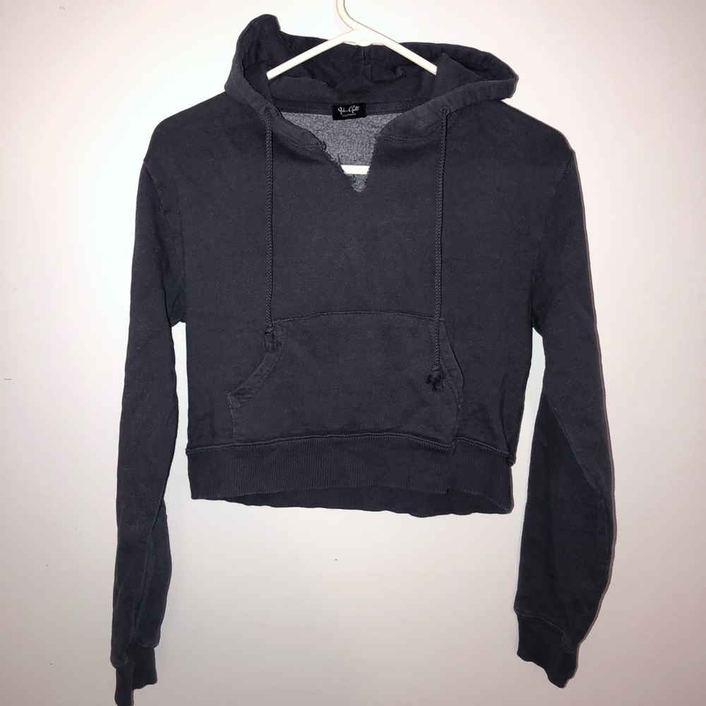 Cropped navy blue hoodie from Pacsun.